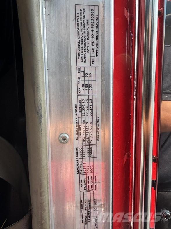Kenworth W900 牵引车