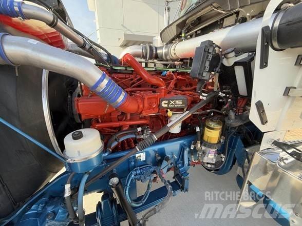 Kenworth W900B 牵引车