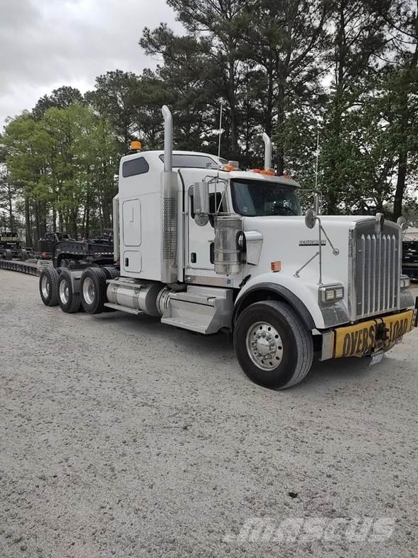 Kenworth W900B 牵引车
