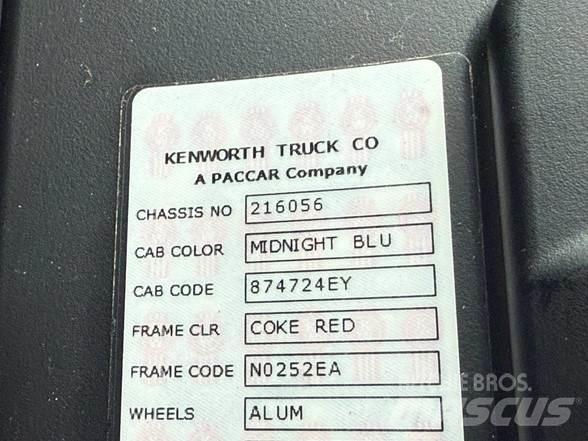 Kenworth W900L 牵引车