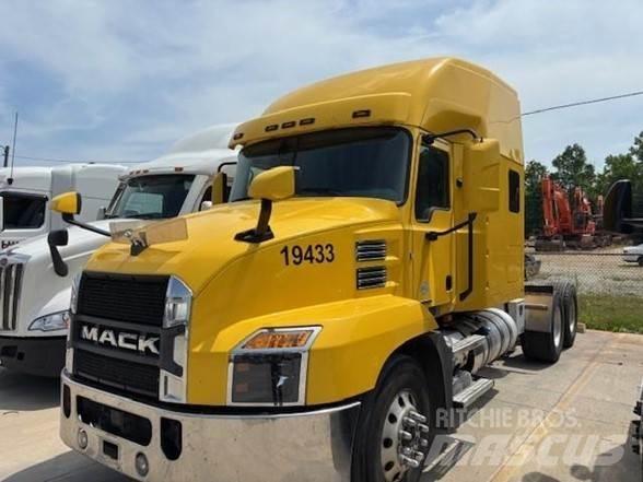 Mack ANTHEM 64T 牵引车