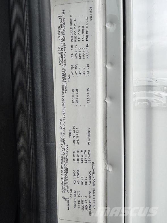 Mack ANTHEM 64T 牵引车