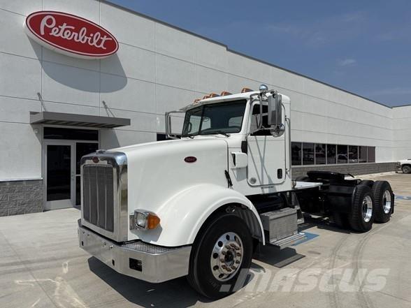 Peterbilt 367 牵引车