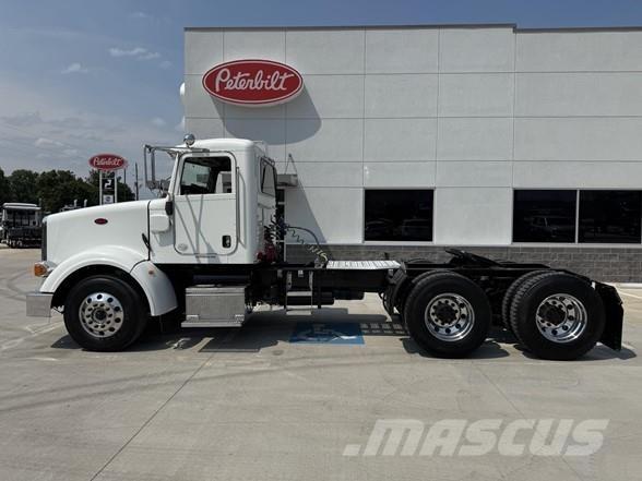 Peterbilt 367 牵引车