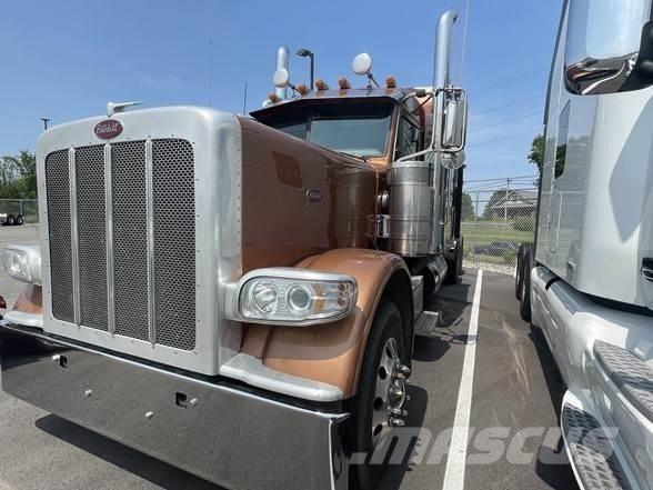 Peterbilt 389 牵引车
