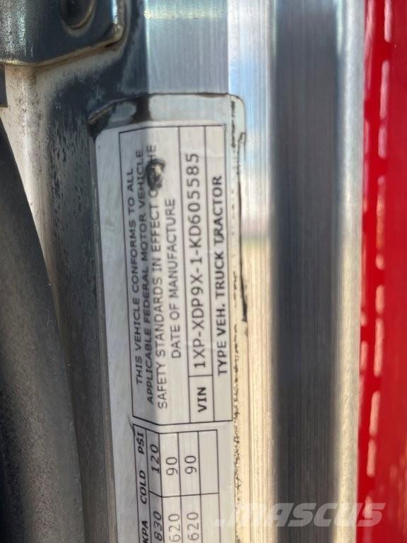 Peterbilt 389 牵引车