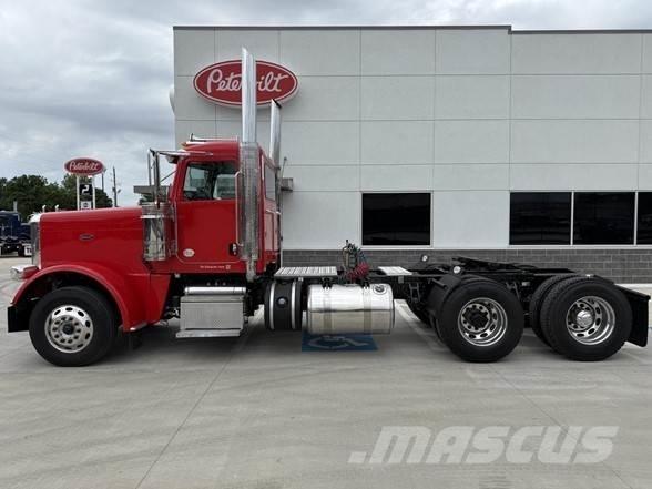 Peterbilt 389 牵引车