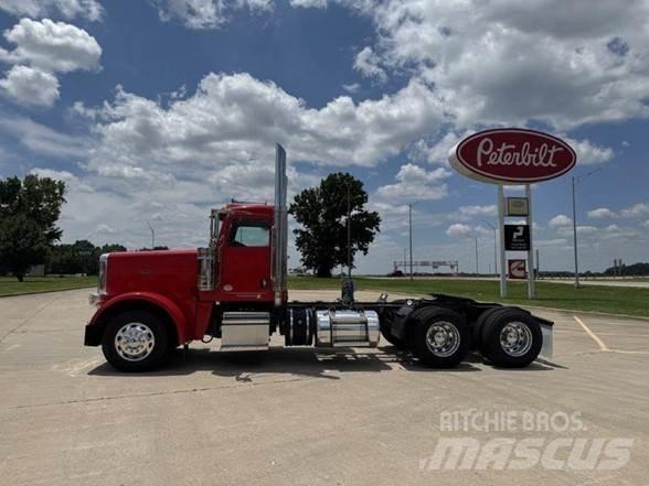 Peterbilt 389 牵引车
