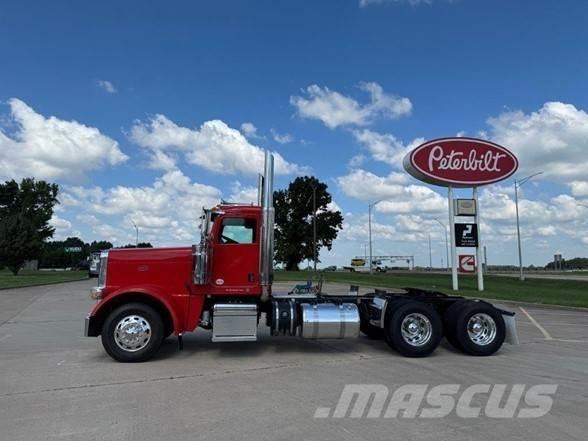 Peterbilt 389 牵引车
