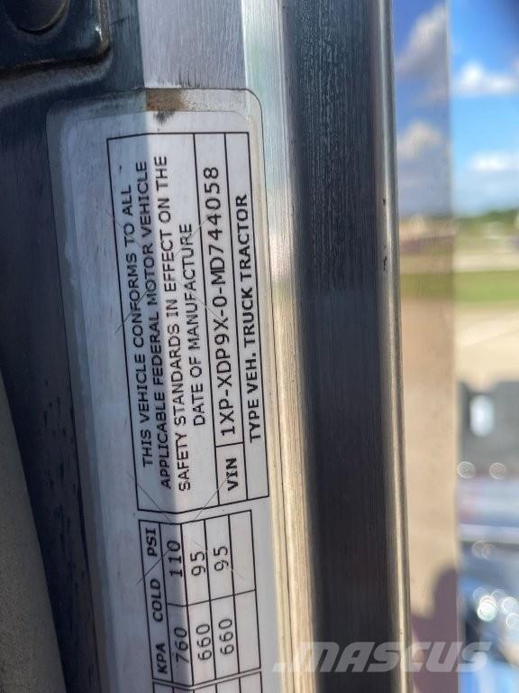 Peterbilt 389 牵引车