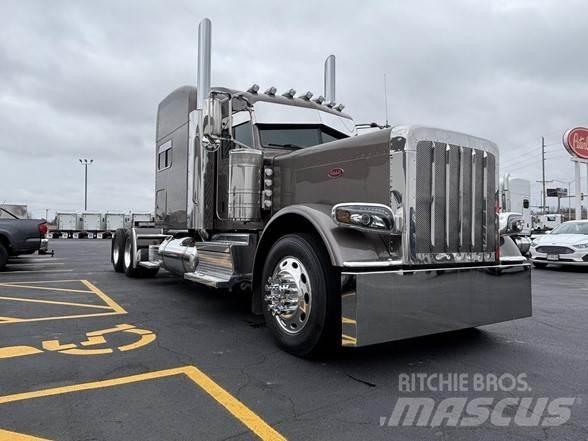 Peterbilt 389 牵引车