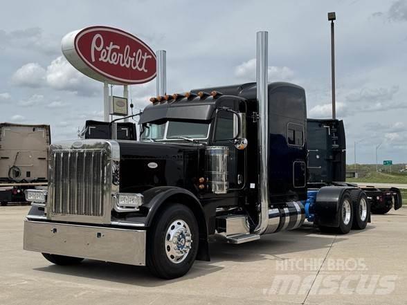 Peterbilt 389 牵引车