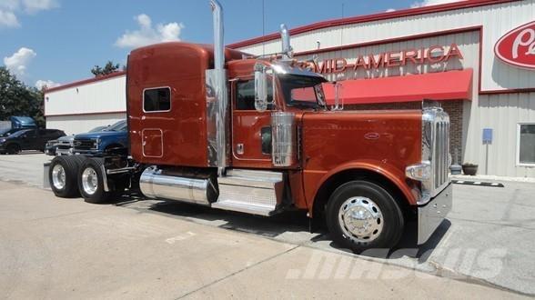 Peterbilt 389 牵引车