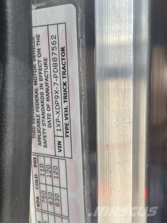 Peterbilt 389 牵引车