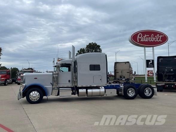 Peterbilt 389 牵引车