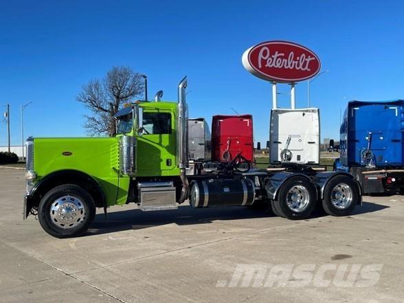 Peterbilt 389 牵引车