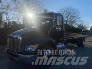 Peterbilt 536 平板车