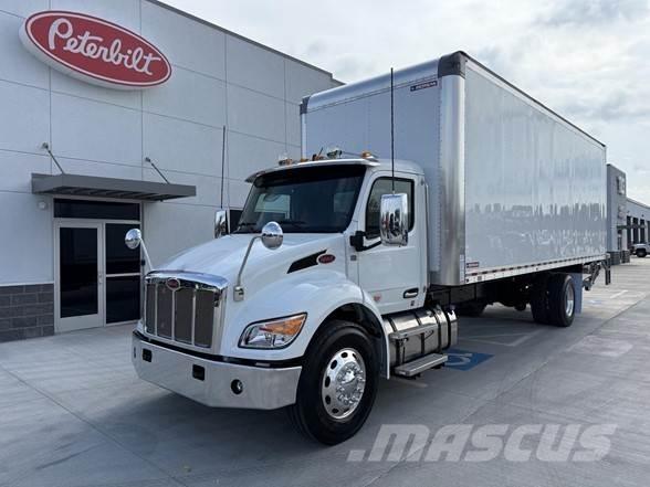 Peterbilt 536 厢式货车