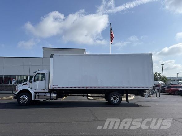Peterbilt 536 厢式货车