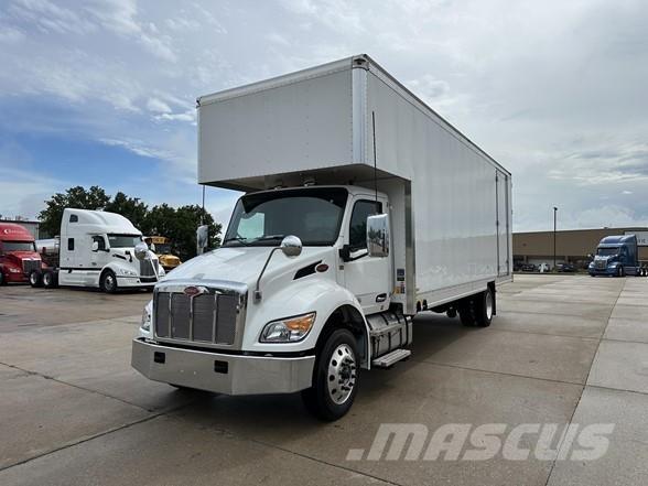 Peterbilt 536 厢式货车