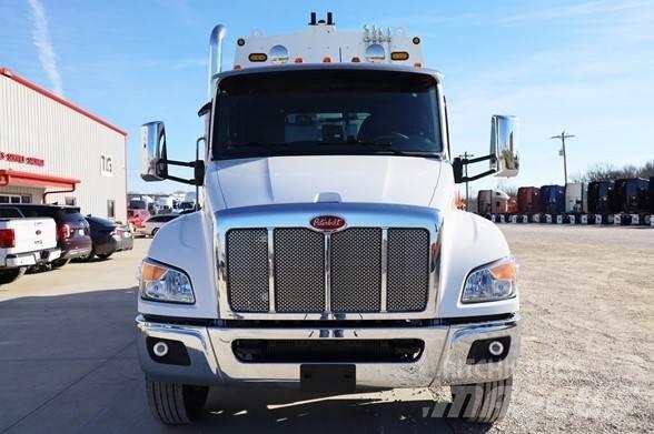 Peterbilt 537 垃圾车