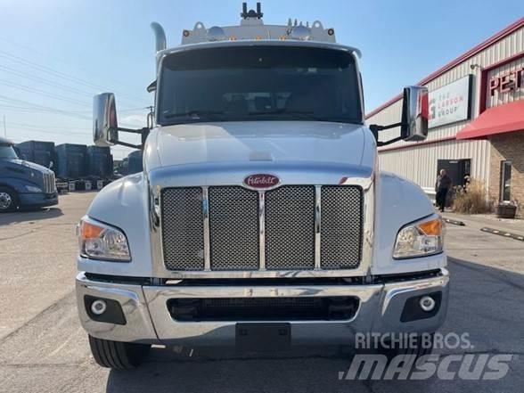 Peterbilt 537 垃圾车