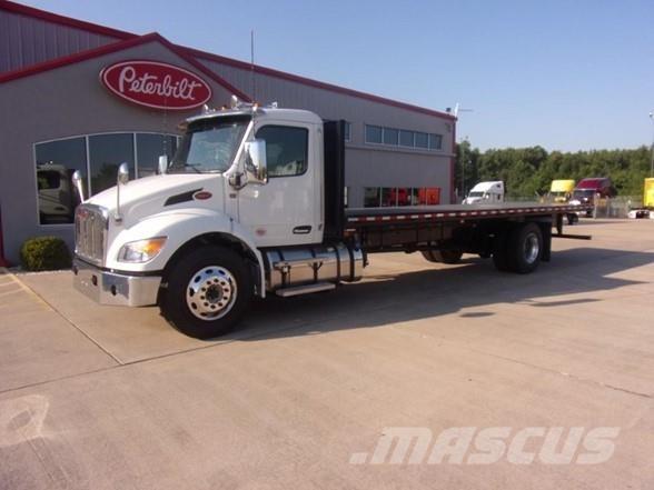 Peterbilt 537 平板栏板货车