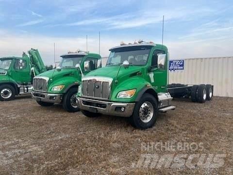 Peterbilt 548 平板车
