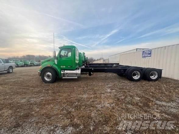 Peterbilt 548 平板车