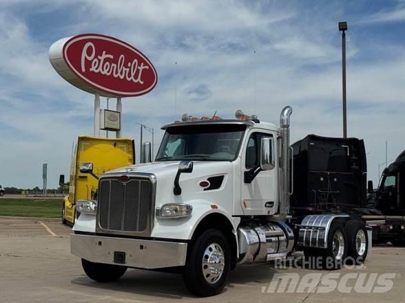 Peterbilt 567 牵引车