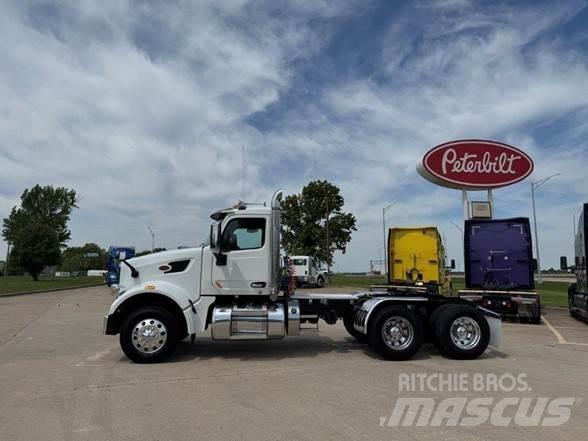 Peterbilt 567 牵引车