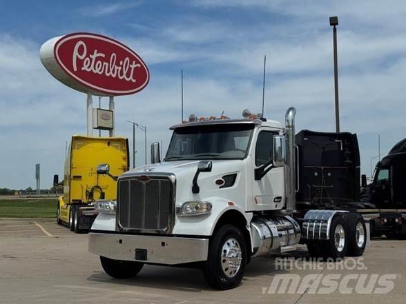 Peterbilt 567 牵引车