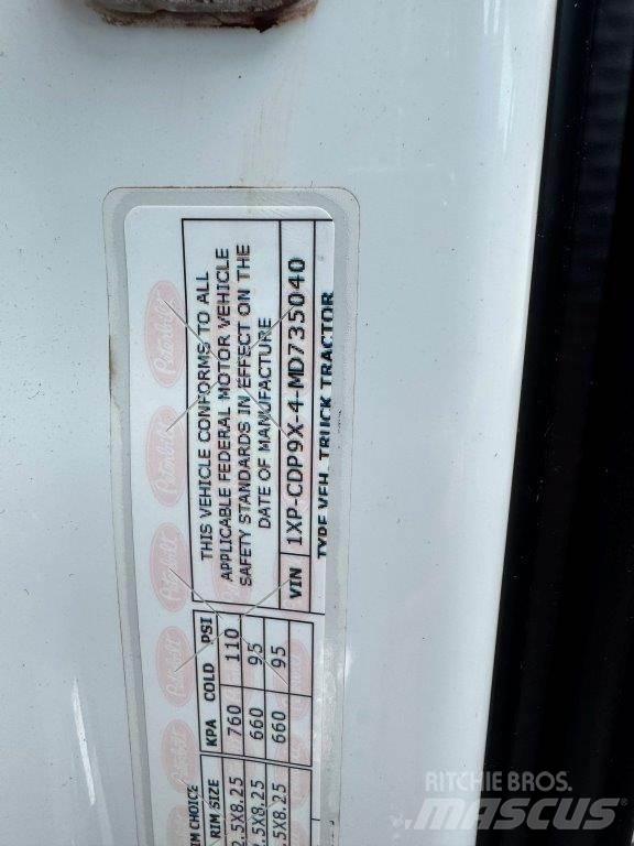 Peterbilt 567 牵引车