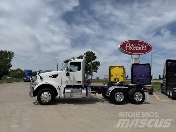 Peterbilt 567 牵引车