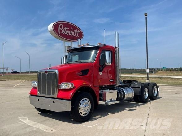 Peterbilt 567 牵引车