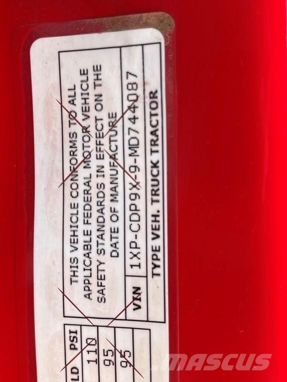 Peterbilt 567 牵引车