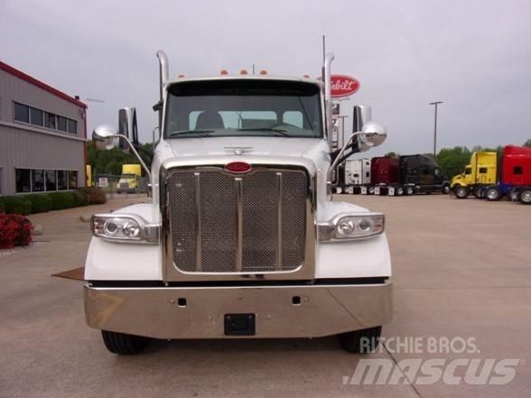 Peterbilt 567 牵引车