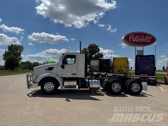 Peterbilt 567 牵引车
