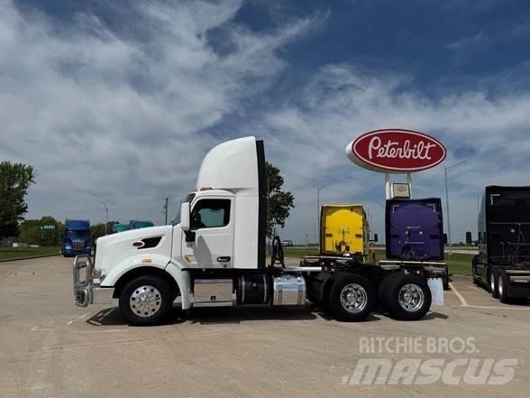 Peterbilt 567 牵引车