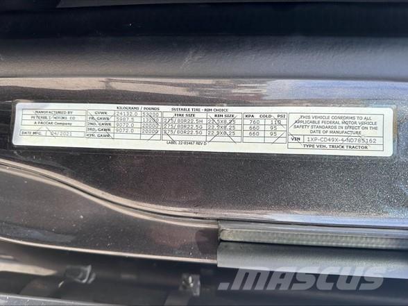 Peterbilt 567 牵引车