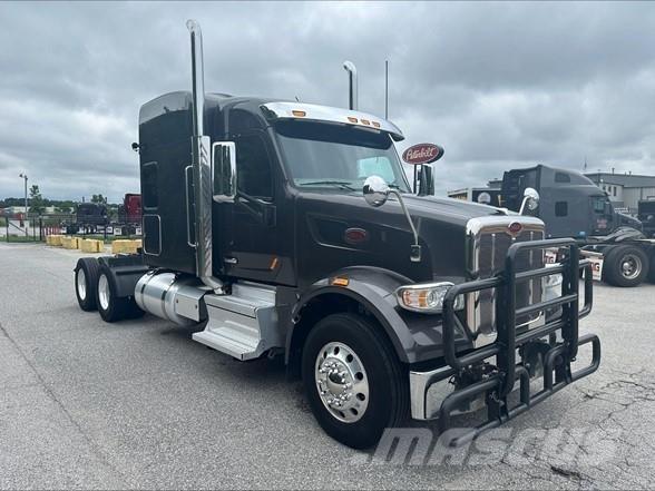 Peterbilt 567 牵引车