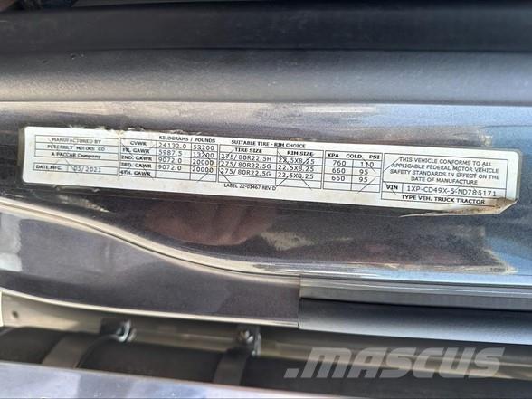 Peterbilt 567 牵引车