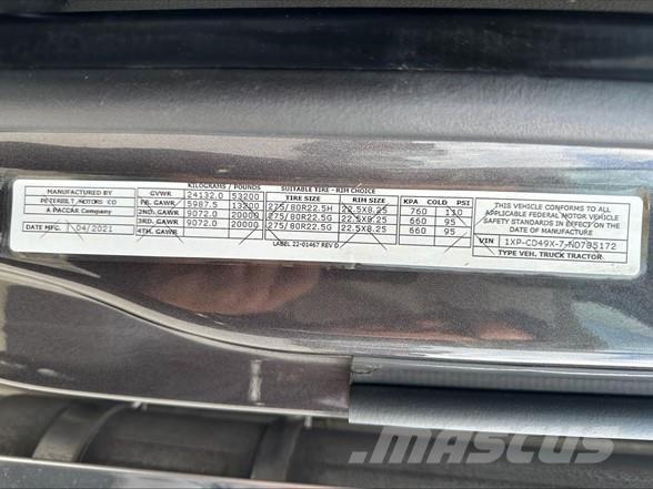 Peterbilt 567 牵引车