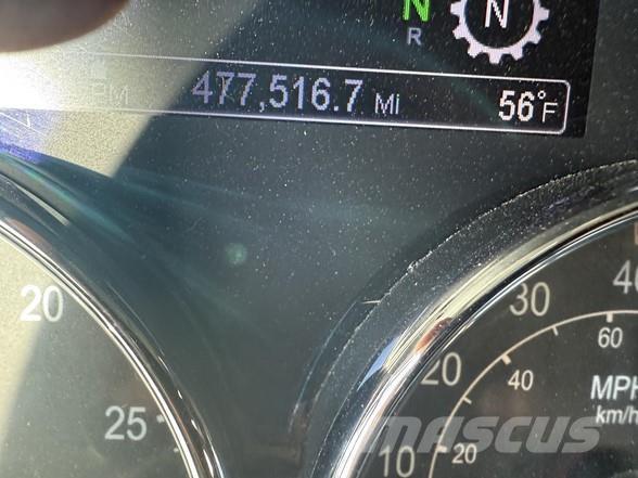 Peterbilt 567 牵引车