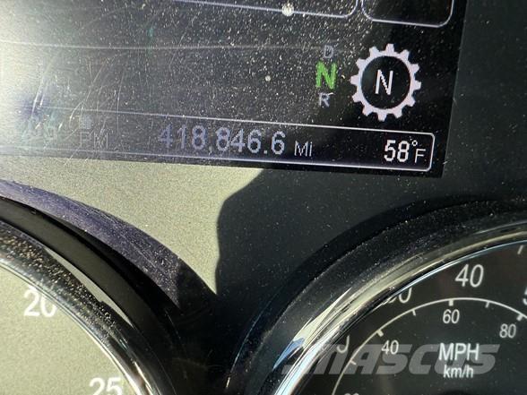 Peterbilt 567 牵引车