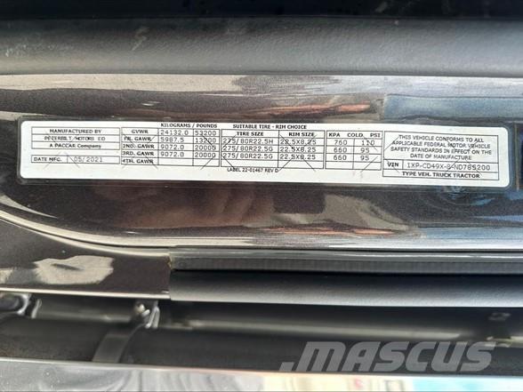 Peterbilt 567 牵引车