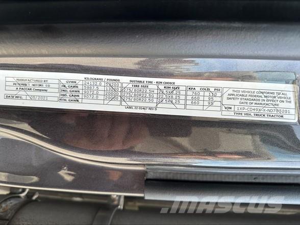 Peterbilt 567 牵引车