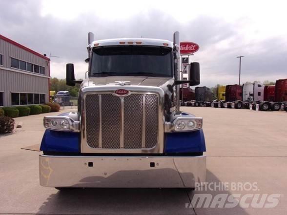 Peterbilt 567 牵引车