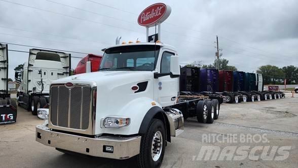 Peterbilt 567 平板车
