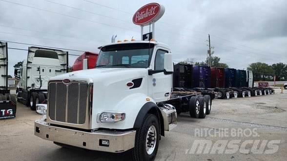 Peterbilt 567 平板车